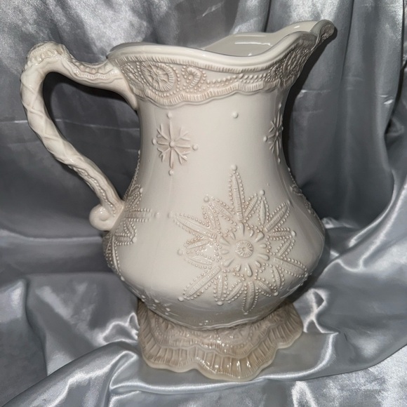 Seasonal Elegance Snowflake collection by Cracker Barrel - Picture 5 of 8